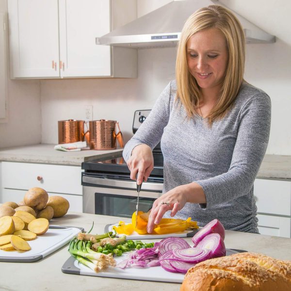 HOMWE Kitchen Cutting Board (3-Piece Set) | Juice Grooves w/Easy-Grip Handles | BPA-Free, Non-Porous, Dishwasher Safe | Multiple Sizes (Set of Three, Black)