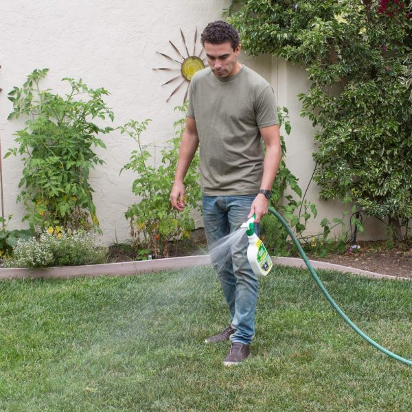 SIMPLE GREEN Outdoor Odor Eliminator for Pets, Dogs, Ideal for Artificial Grass & Patio (32 oz Hose End Sprayer & 1 Gallon Refill)
